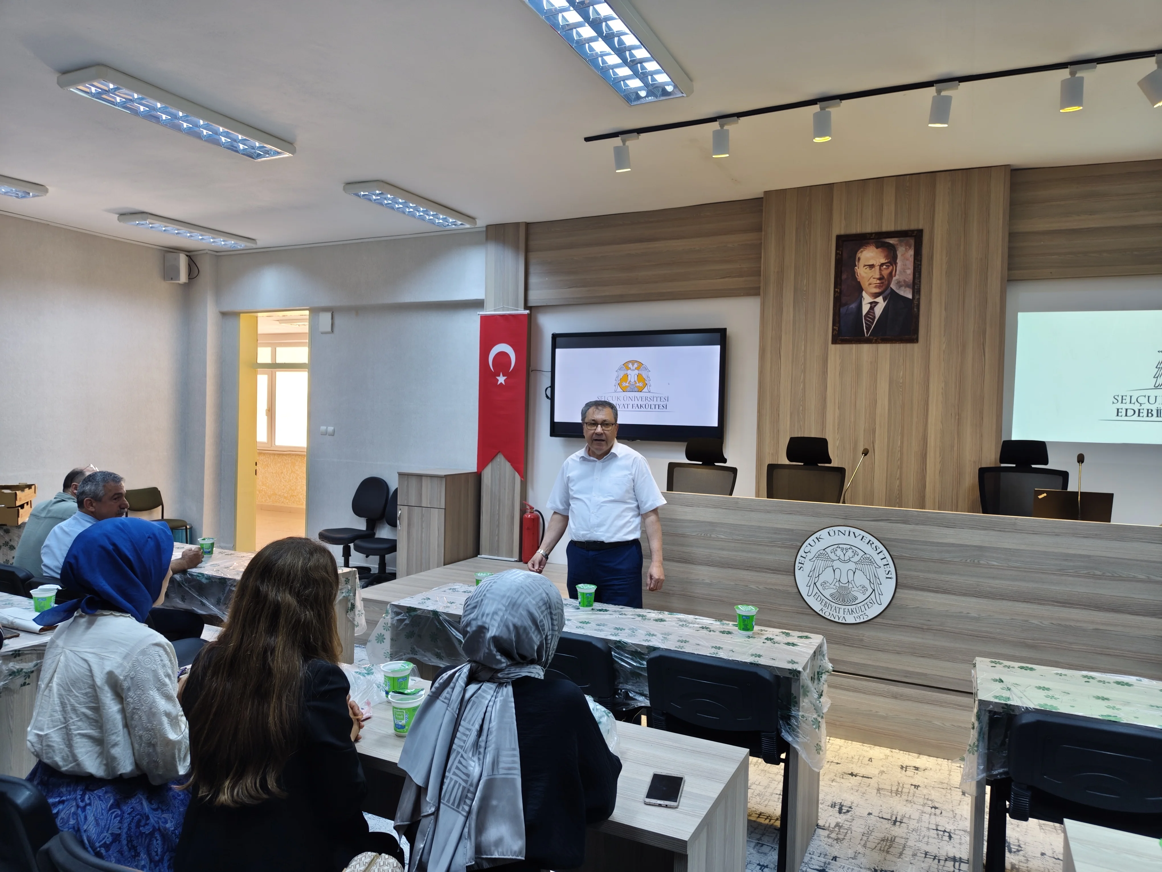 Selçuk Üniversitesi Edebiyat Fakültesi’nde Vefa ve Veda Programı